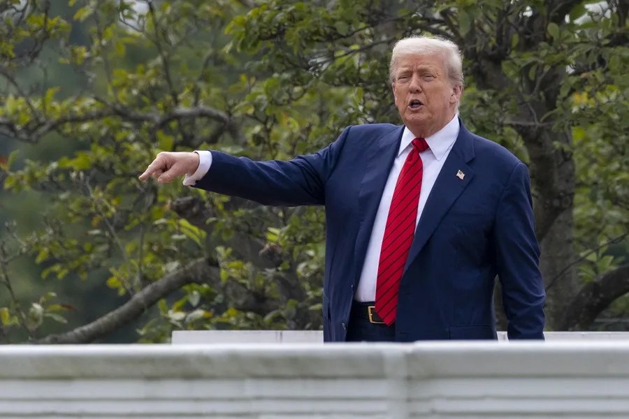 Trump se dirige a los jóvenes en su primer TikTok como presidente: "Me deben una"