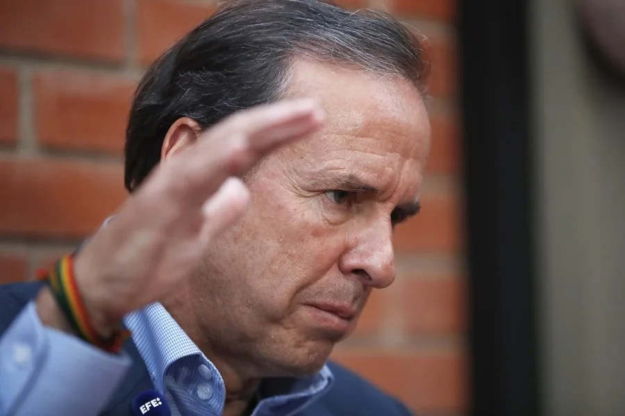 Quién es Jorge Tuto Quiroga, el expresidente derechista que busca gobernar una Bolivia “libre”