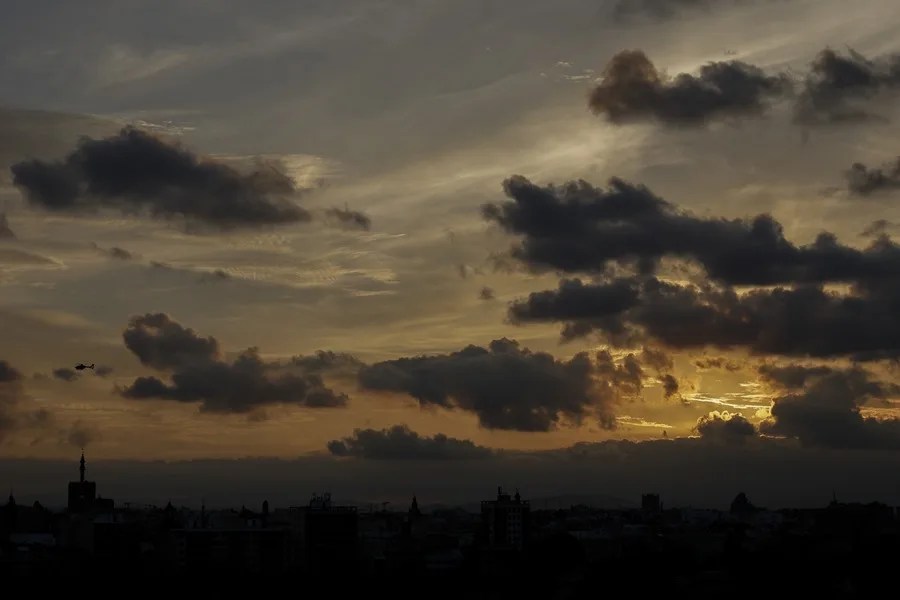 Vista general del atardecer nublado sobre Valencia