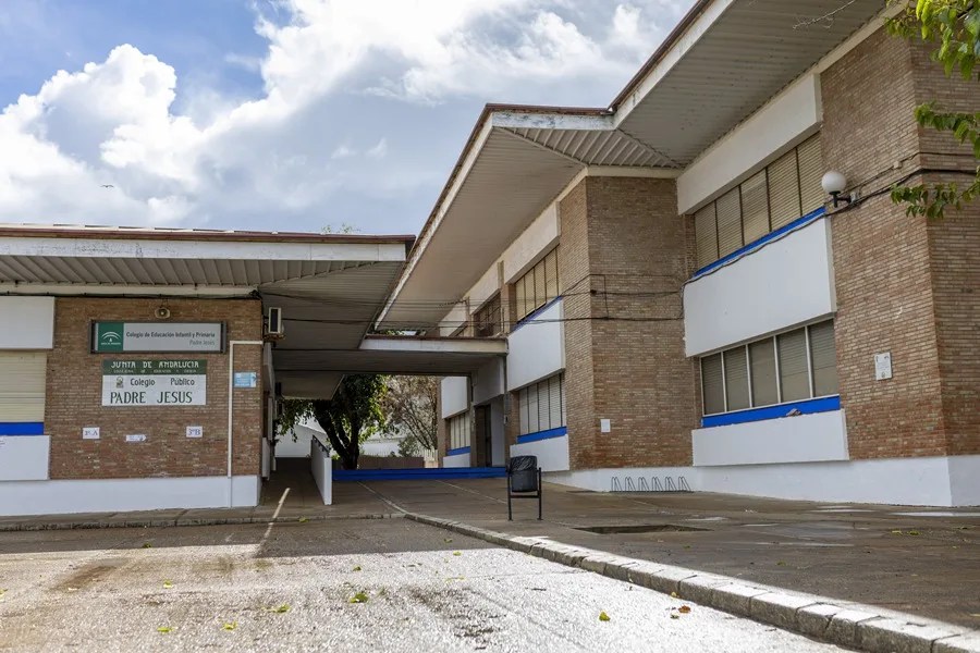 Fachada del colegio Padre Jesús en Ayamonte (Huelva), 