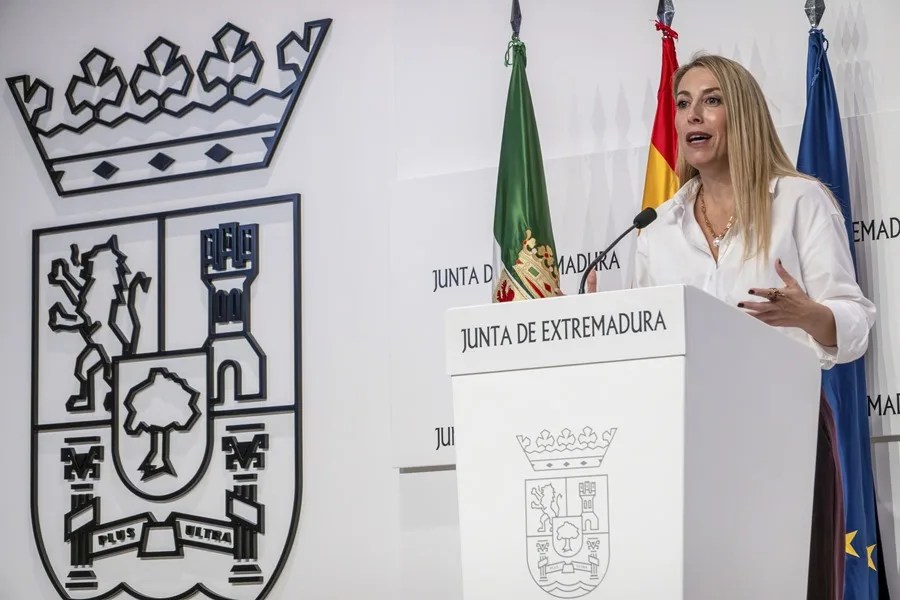 La presidenta de la Junta de Extremadura, María Guardiola