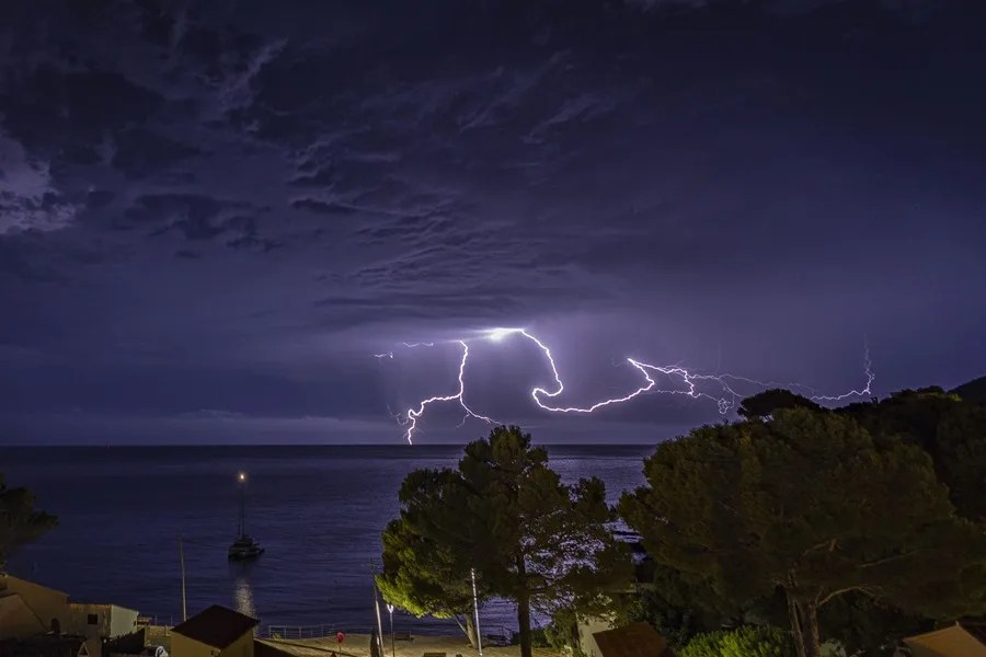 Relámpagos esta madrugada en el poniente de Mallorca.