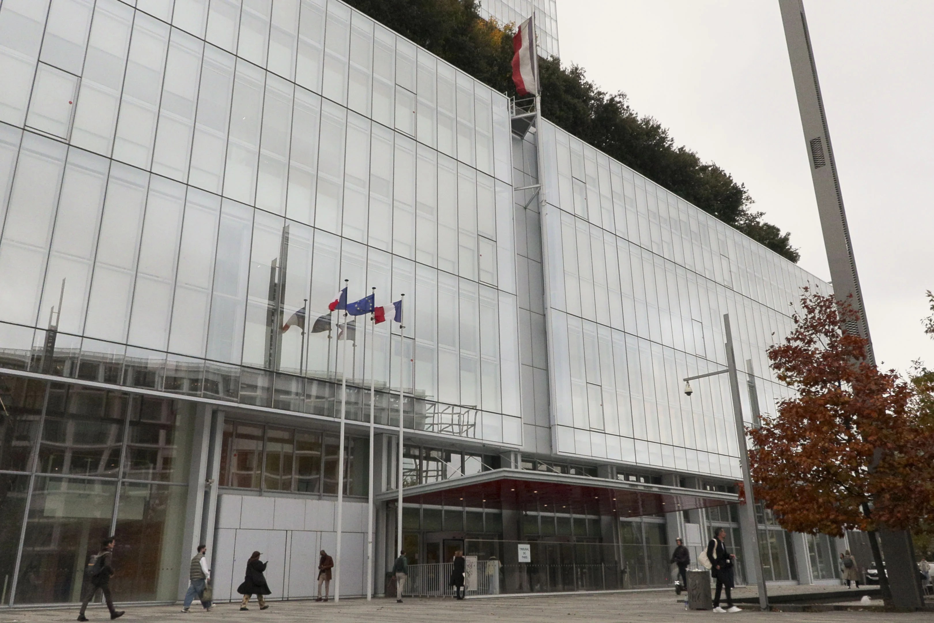 Segundo día del juicio en el Tribunal de París contra diez personas acusadas de ciberacoso a la primera dama de Francia, Brigitte Macron.