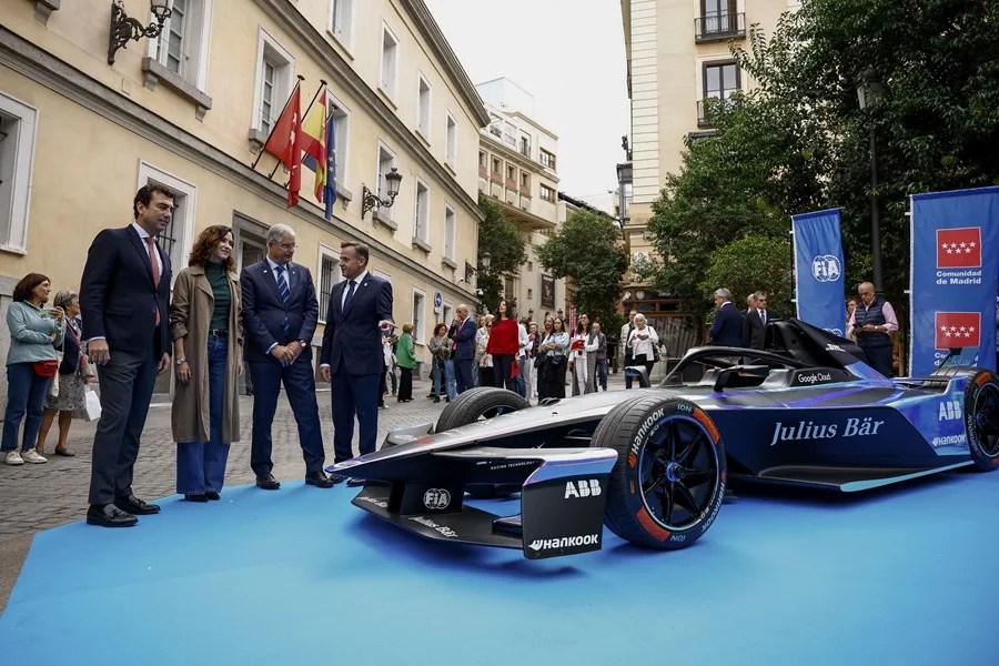 La presidenta de la Comunidad de Madrid, Isabel Díaz Ayuso, presenta este viernes el Campeonato del Mundo de Fórmula E 2026, Madrid E-Prix.