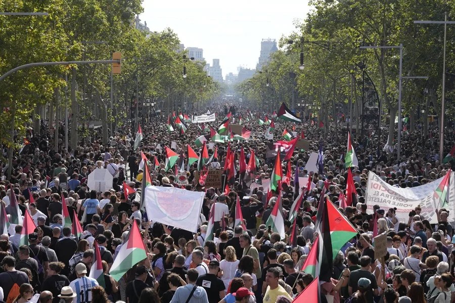Manifestación en apoyo a Palestina y contra el "genocidio" de Israel,