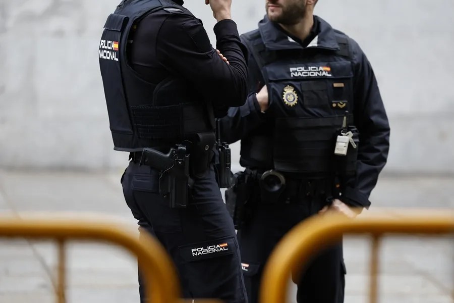 Imagen de archivo de dos policías.