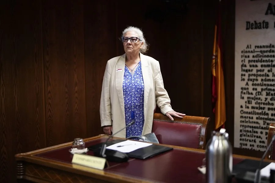 empresaria PSOE dinero metálico Senado