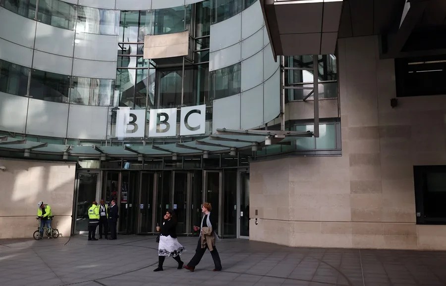 La BBC se disculpa ante Trump un día antes de que expire su ultimátum