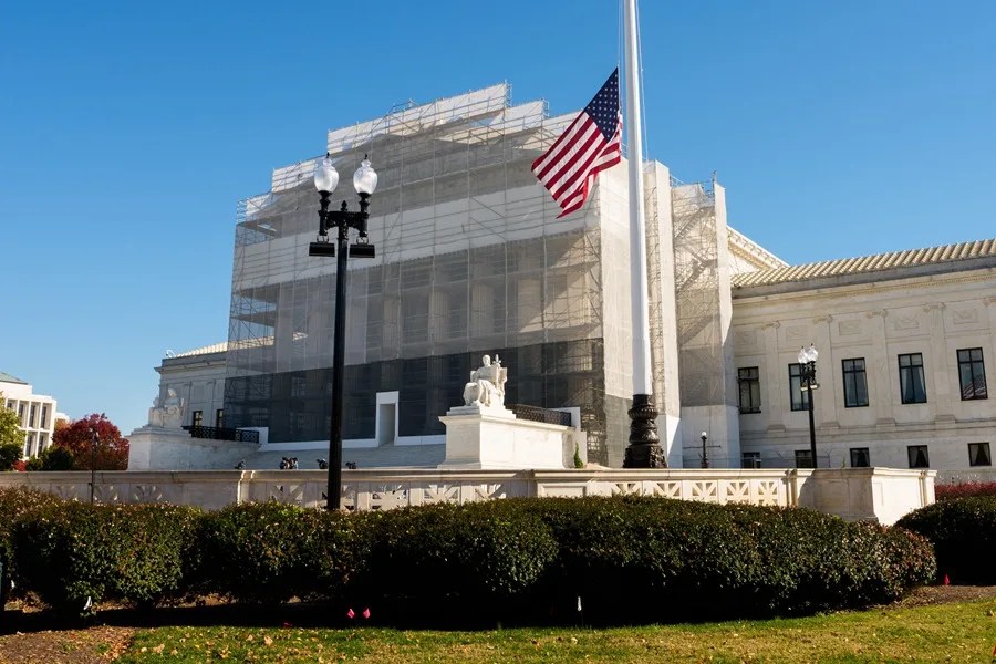 El Supremo de EE.UU. avala que Trump frene los pagos del programa de cupones alimenticios