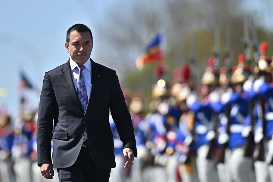 Las cuatro preguntas que se votan en el referéndum de Ecuador