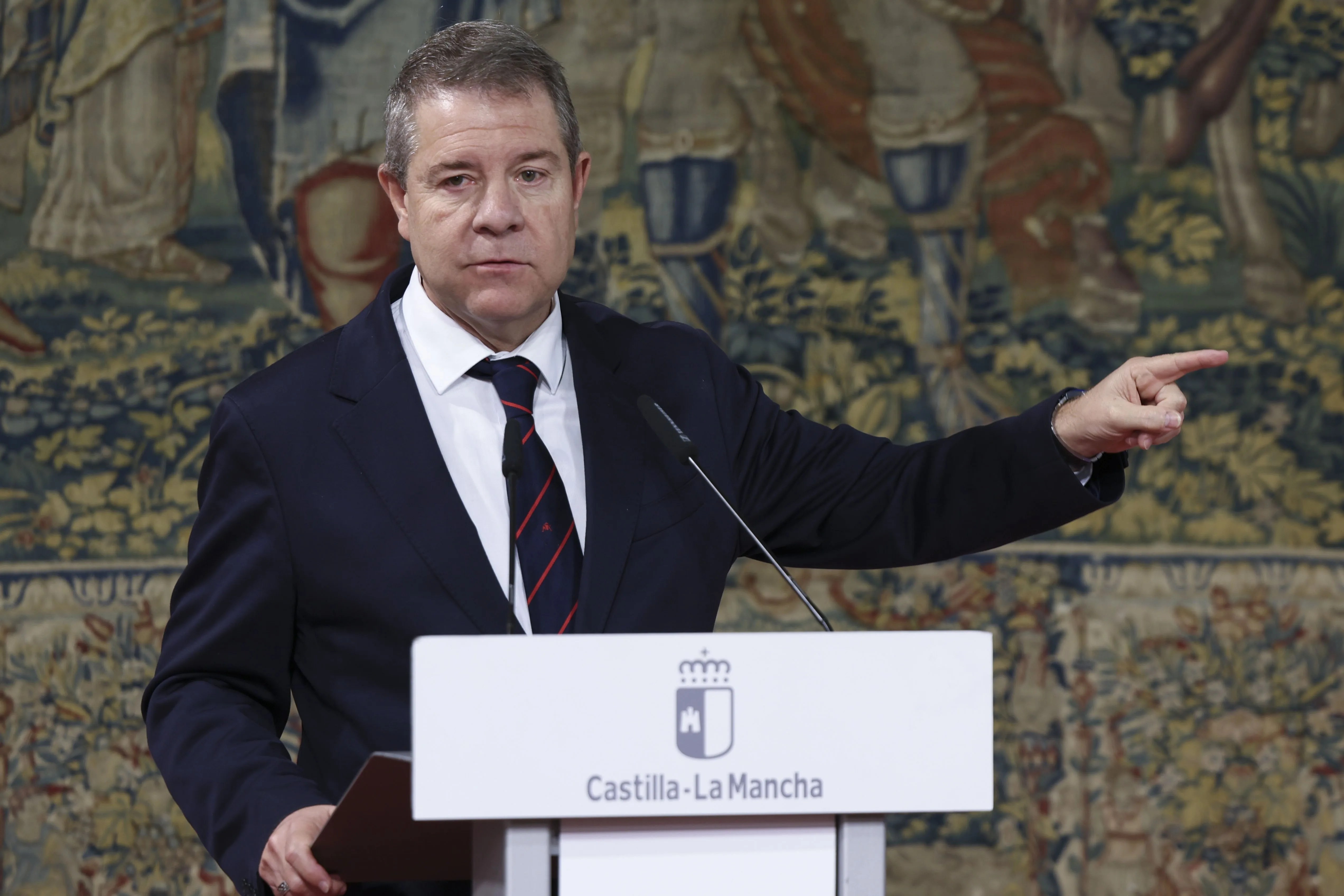 El presidente de Castilla-La Mancha, Emiliano García-Page, ha señalado que el estatuto de autonomía de Castilla-La Mancha es "leal" con la Constitución "en el fondo y en la forma".