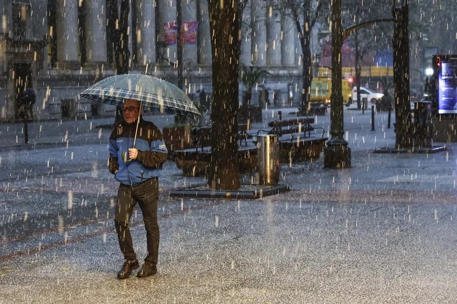 Trece comunidades en alerta