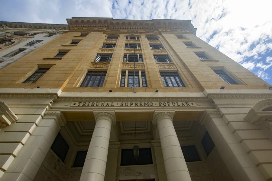 El mutismo oficial y la expectación abren el juicio por espionaje al exministro cubano Alejandro Gil