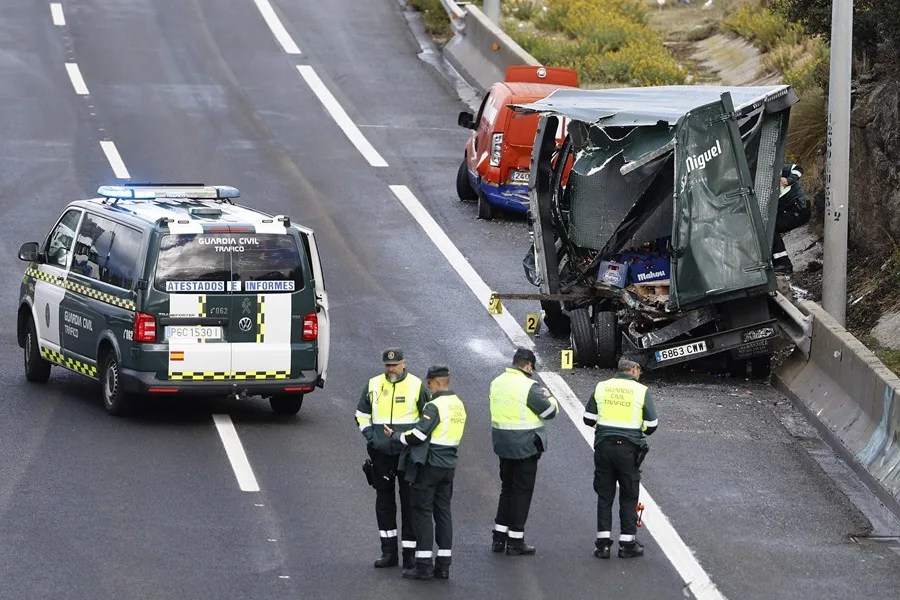 accidente A6 autobús furgoneta