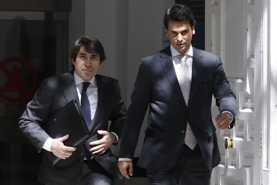 Alberto González Amador (d), pareja de la presidenta de la Comunidad de Madrid