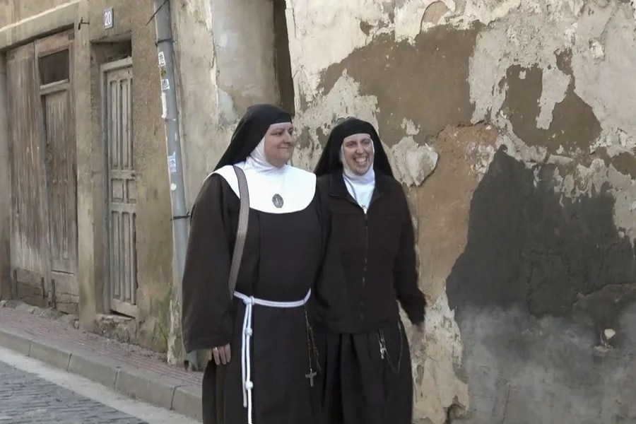 Captura de video muestra unas monjas del monasterio de Belorado