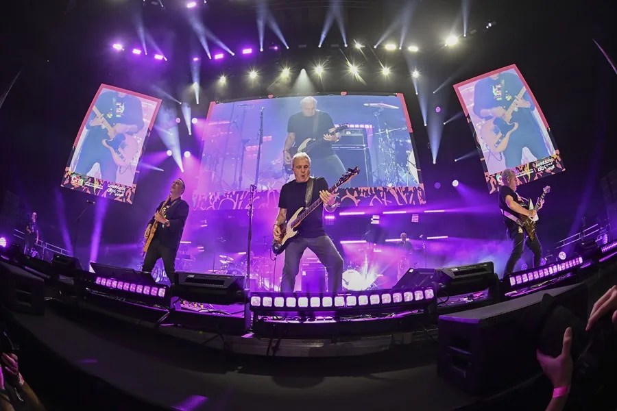 El grupo Hombres G durante una actuación.