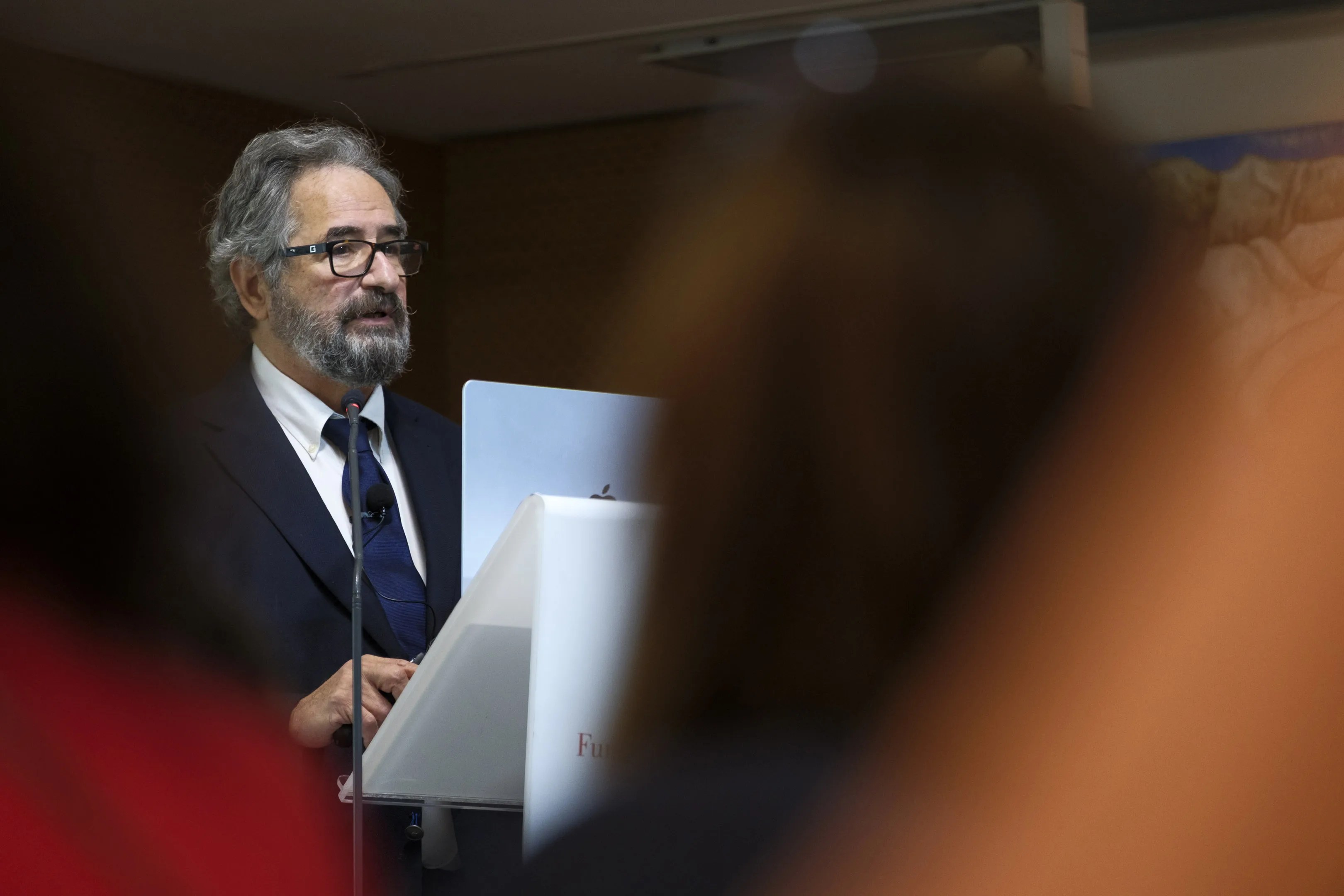 El director de Musicoterapia en Oncología del Hospital Mount Sinaí de Nueva York, Andrew Rossetti, ha ofrecido este jueves una conferencia en la celebración del décimo aniversario del Programa de Musicoterapia Hospitalaria que la Fundación Mapfre Canarias lidera en hospitales públicos de las islas. EFE/Ángel Medina G.