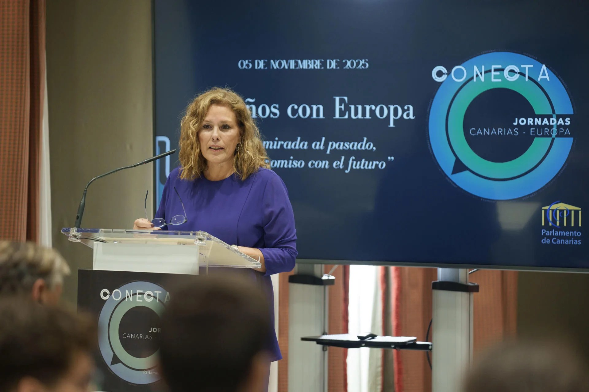 La presidenta del Parlamento de Canarias, Astrid Pérez, ha inaugurado este miércoles las jornadas Conecta Canarias-Europa tituladas "40 años con Europa. Una mirada al pasado, un compromiso con el futuro". EFE/Ramón de la Rocha
