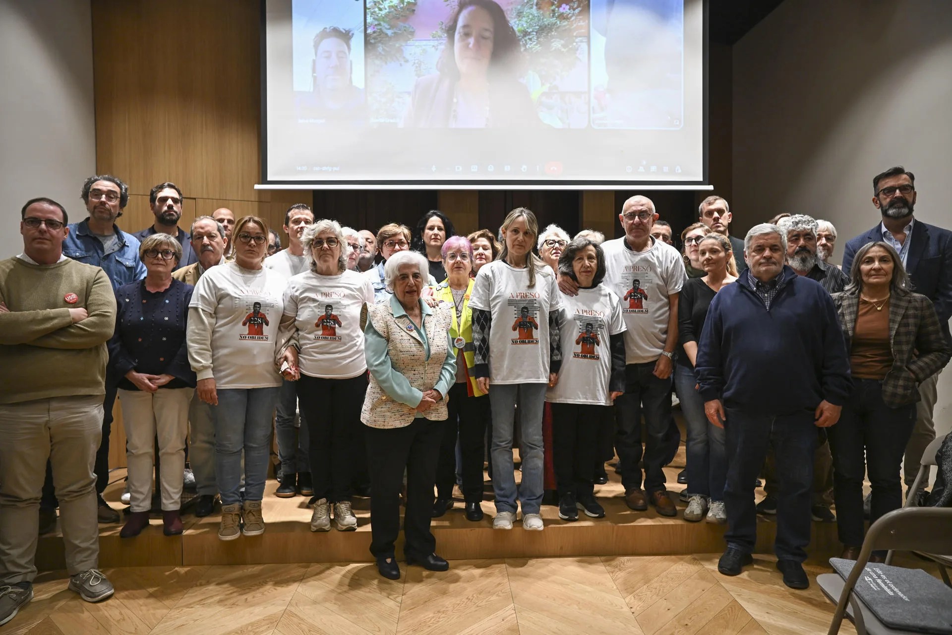 Cerca de 30 entidades se han reunido este lunes en el Ateneo de Madrid con las tres principales asociaciones de víctimas y afectados de la dana para expresarles su apoyo ante las comparecencias en la Comisión del Congreso esta semana. EFE/Fernando Villar
