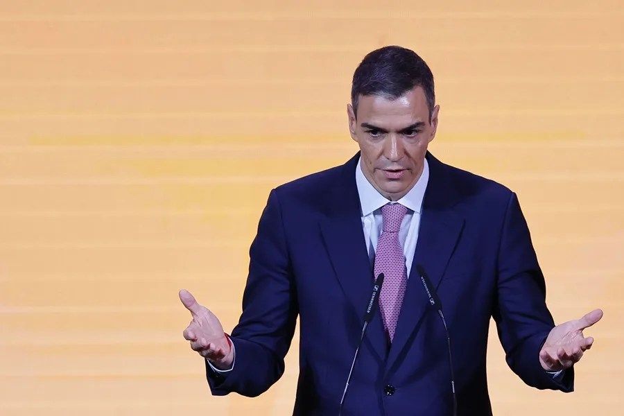Pedro Sánchez condena fiscal general