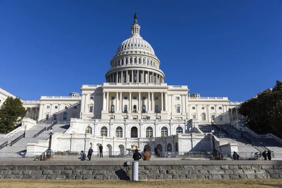 El Senado de EE.UU. tumba los dos proyectos sanitarios en vísperas del fin de Obamacare