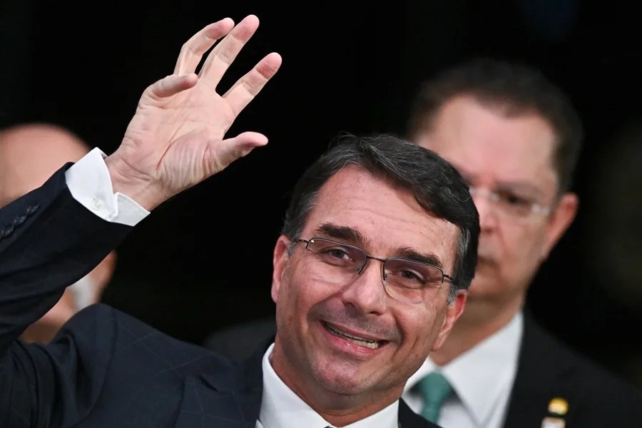 Flávio Bolsonaro será candidato a la presidencia de Brasil en 2026