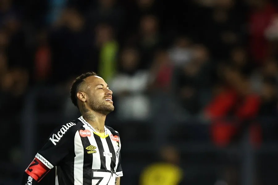 El Santos de Neymar se libra del descenso tras golear al Cruzeiro