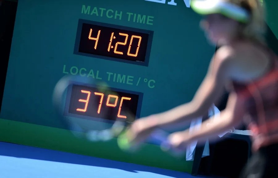 37 grados durante un torneo de tenis en México.