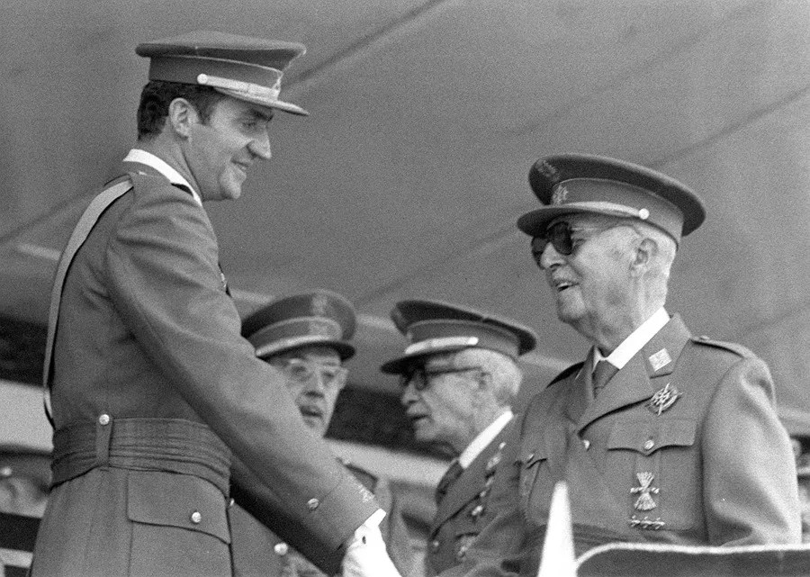 DICTADOR REY PROTAGONISTAS