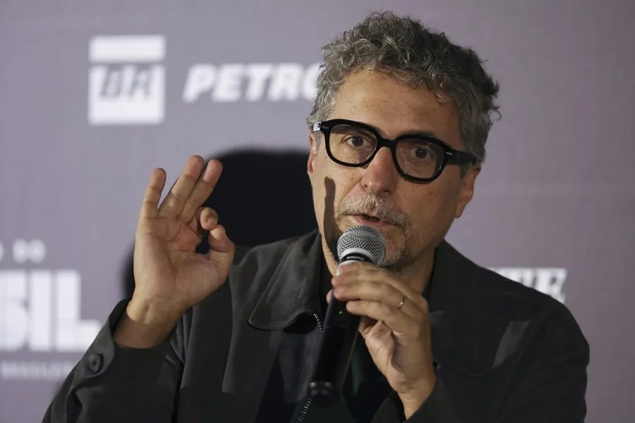 “Estou feliz, mas quero que acabe”, diz Kleber Mendonça Filho sobre temporada de prêmios