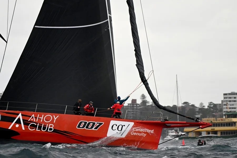 REGATA SIDNEY HOBART