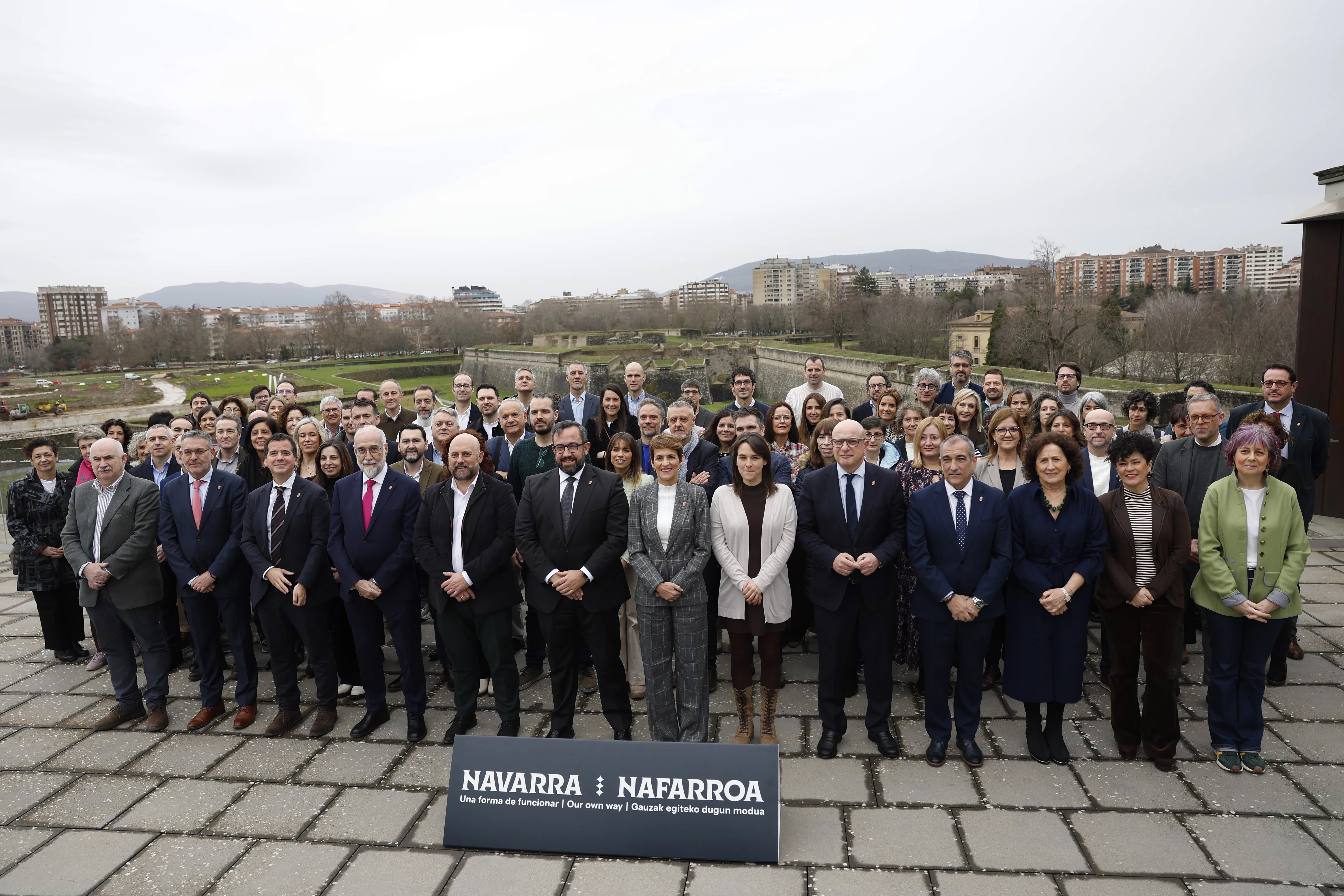 Imagen de los participantes en la jornada de rendición de cuentas del Gobierno foral, con consejeros y directivos de los departamentos
