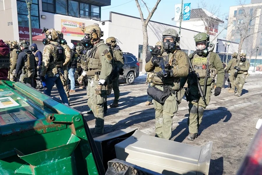 Minnesota moviliza a la Guardia Nacional tras la muerte de un hombre a manos de un agente del ICE