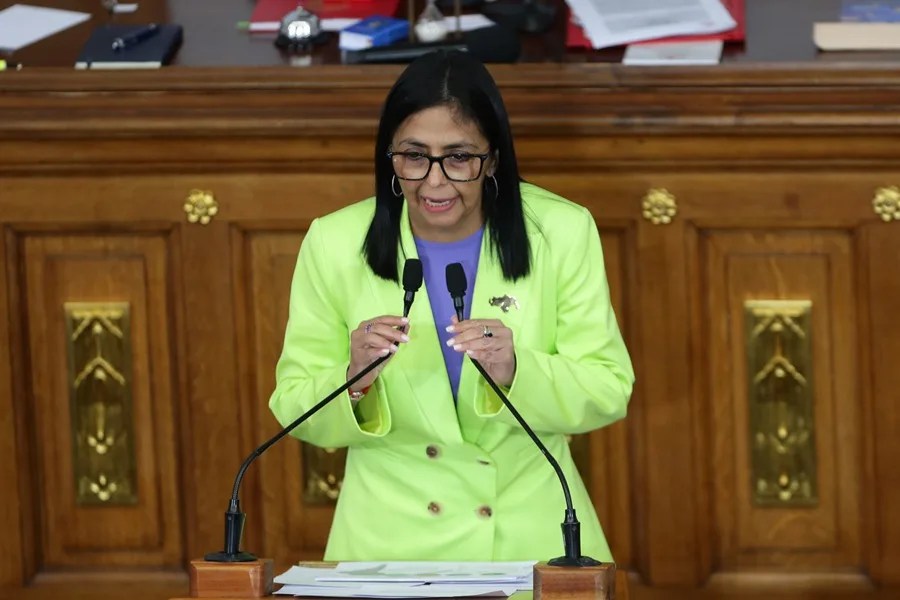 Delcy Rodríguez designa a una nueva ministra de Salud en Venezuela