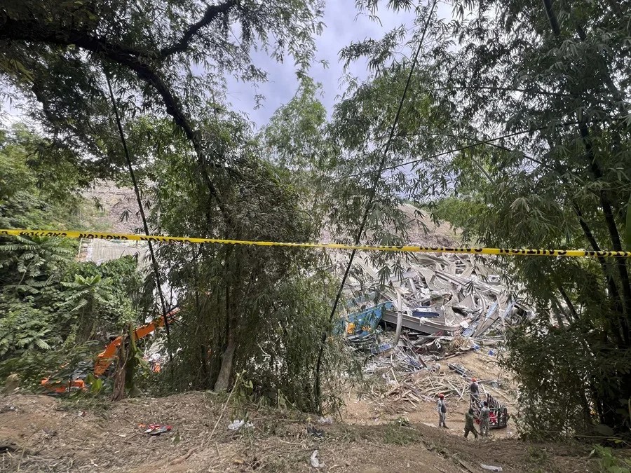 Se elevan a 32 la cifra de muertos por un deslizamiento en un vertedero de Filipinas