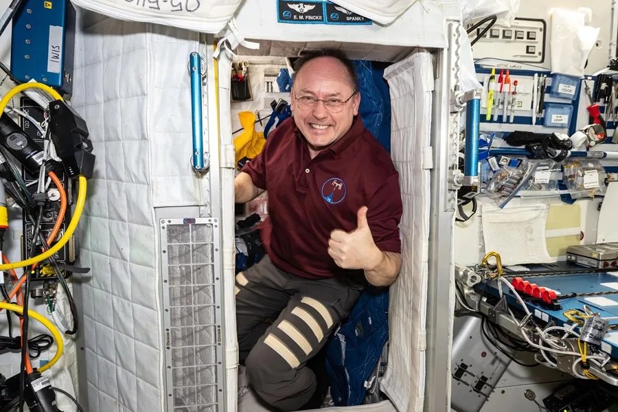 astronauta enfermo