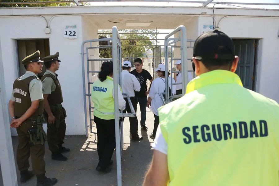 Seguridad en estadios marca inicio de la liga de Chile tras condena histórica a barristas