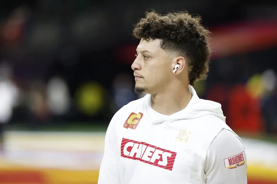 Patrick Mahomes reconoce que sus errores fueron claves en fracaso de los Chiefs