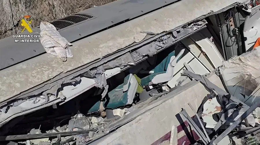 Estado de uno de los trenes accidentados