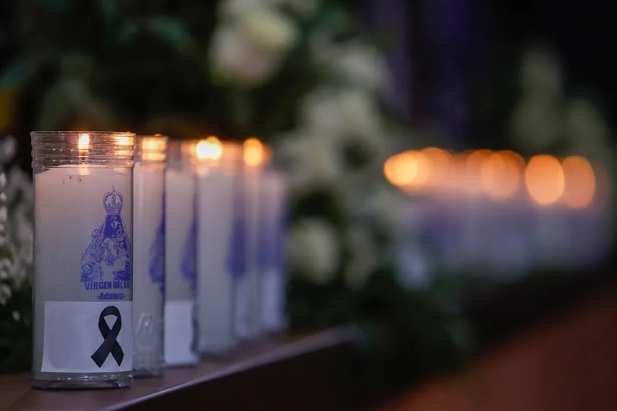 Vista general de la misa funeral por las 45 víctimas del accidente en Adamuz