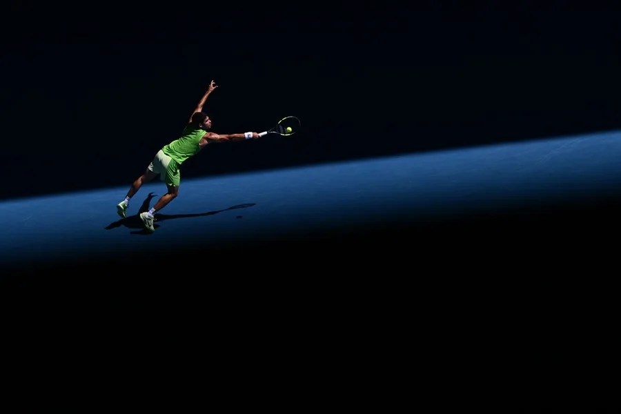 Carlos Alcaraz, durante su partido contra Corentin Moutet.
