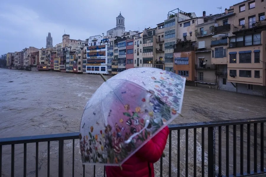 Vista del rio Onyar a su paso por Girona