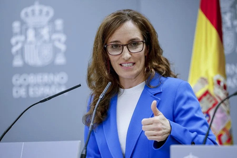 La ministra de Sanidad, Mónica García