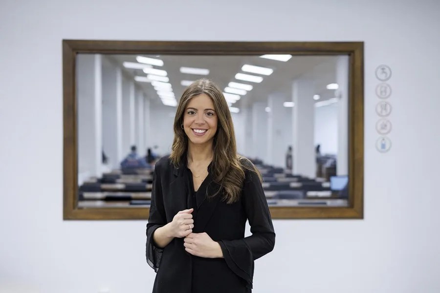 La profesora de la Facultad de Educación y Psicología de la Universidad de Navarra, Leyre San Martín, durante la entrevista concedida a EFE