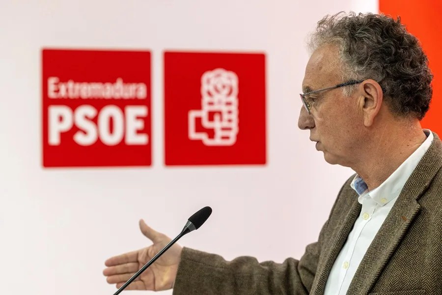 El presidente de la Junta Gestora del PSOE de Extremadura, José Luis Quintana