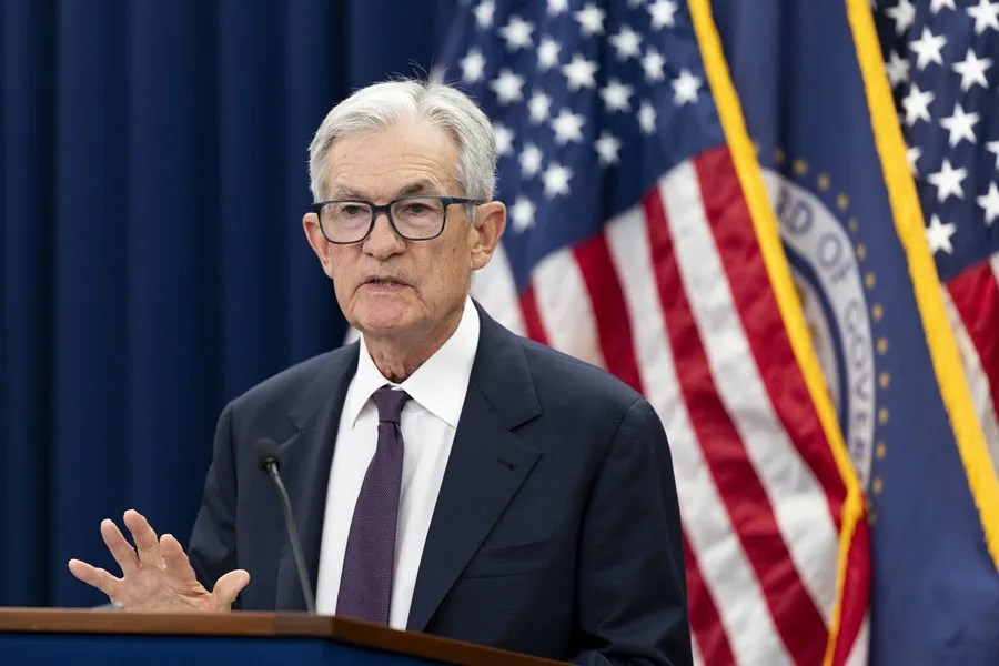 TRUMP ARREMETE CONTRA RESERVA FEDERAL