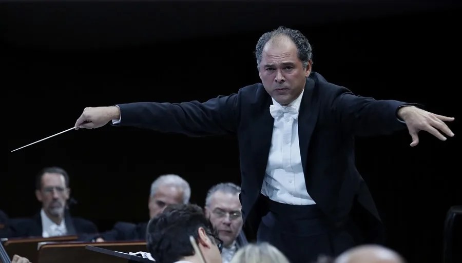 El director ruso Tugan Sokhiev