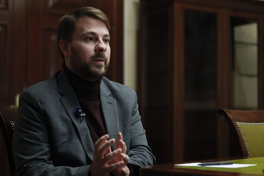 El diputado de Compromís y portavoz de Vivienda en el grupo parlamentario Sumar, Alberto Ibáñez