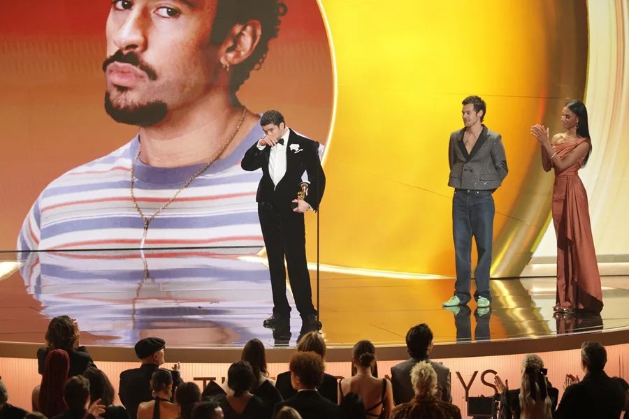 Bad Bunny hace historia en los Grammy